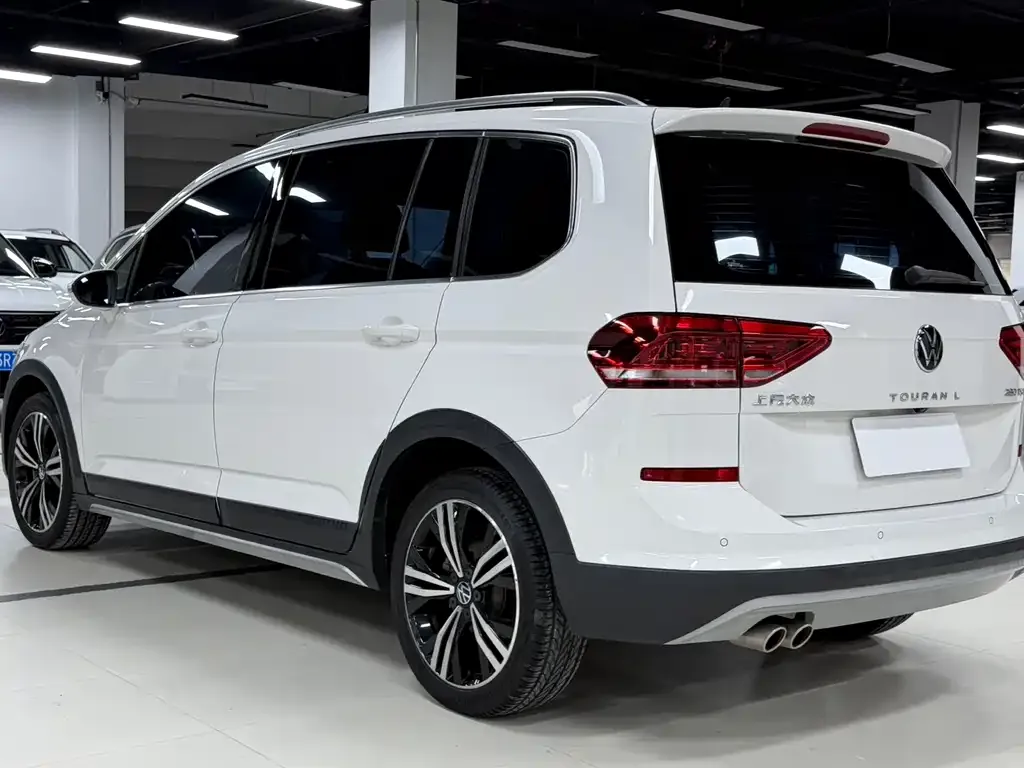 Volkswagen Touran 2021 из CN, фото 8