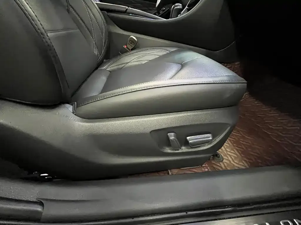 Toyota Avalon 2023 из CN, фото 8