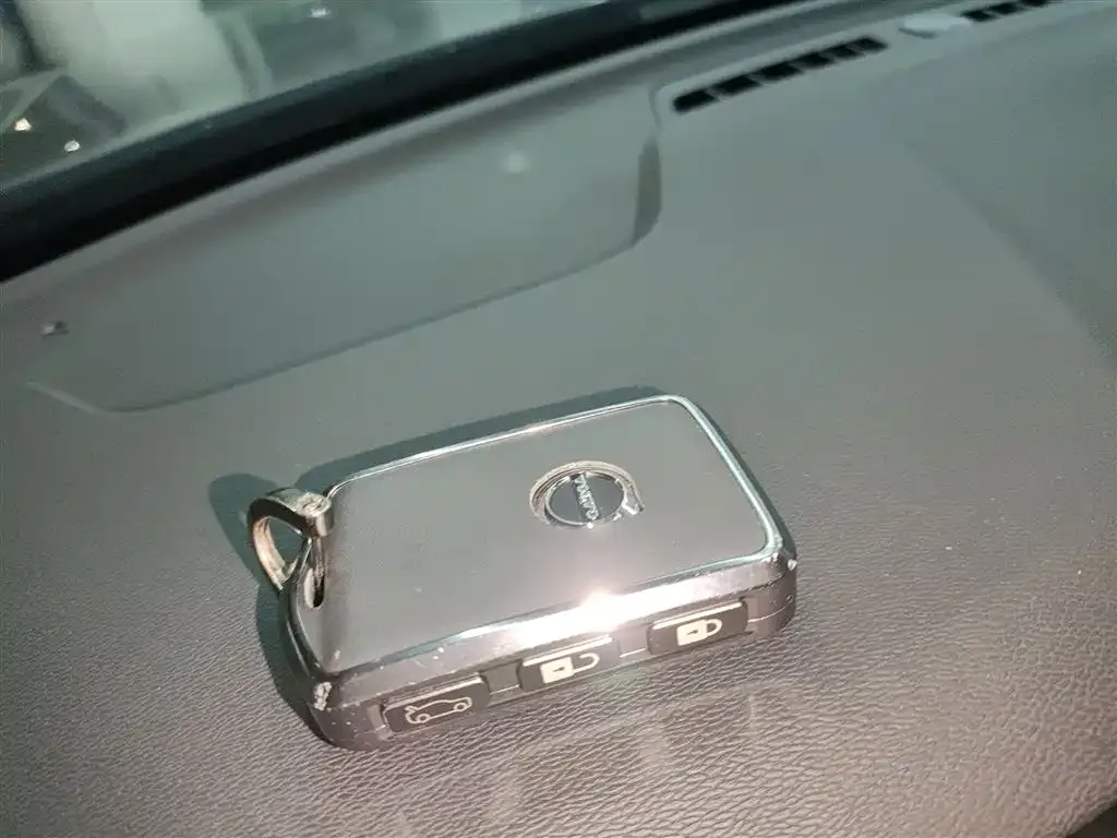 Volvo XC60 2024 из CN, фото 3