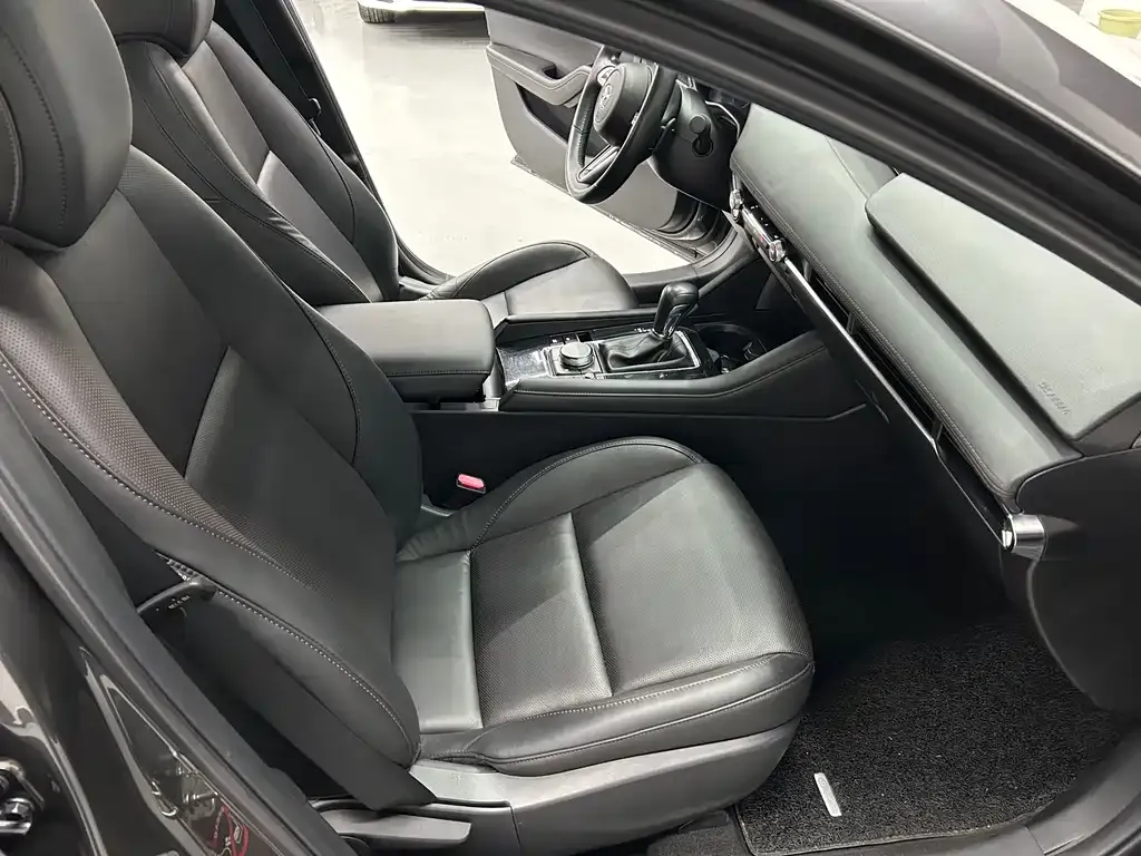 Mazda 3 Axela 2021 из CN, фото 5