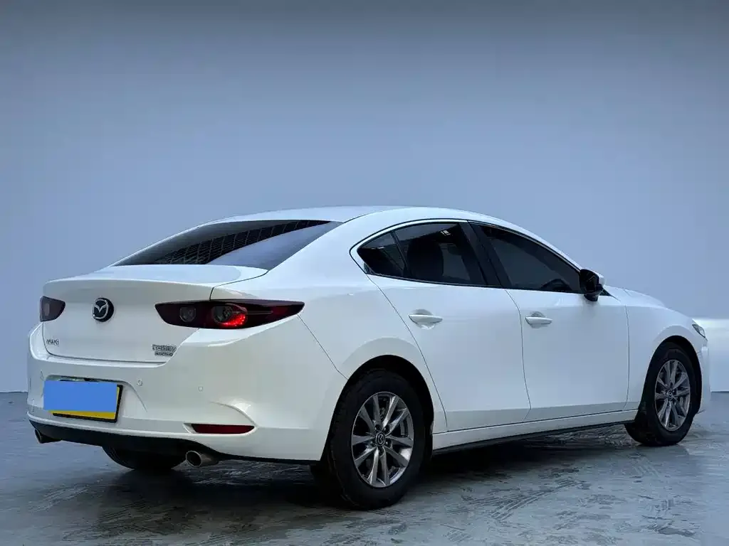 Mazda 3 Axela — фото 8