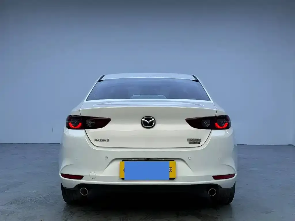 Mazda 3 Axela — фото 3