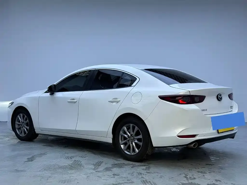 Mazda 3 Axela — фото 4
