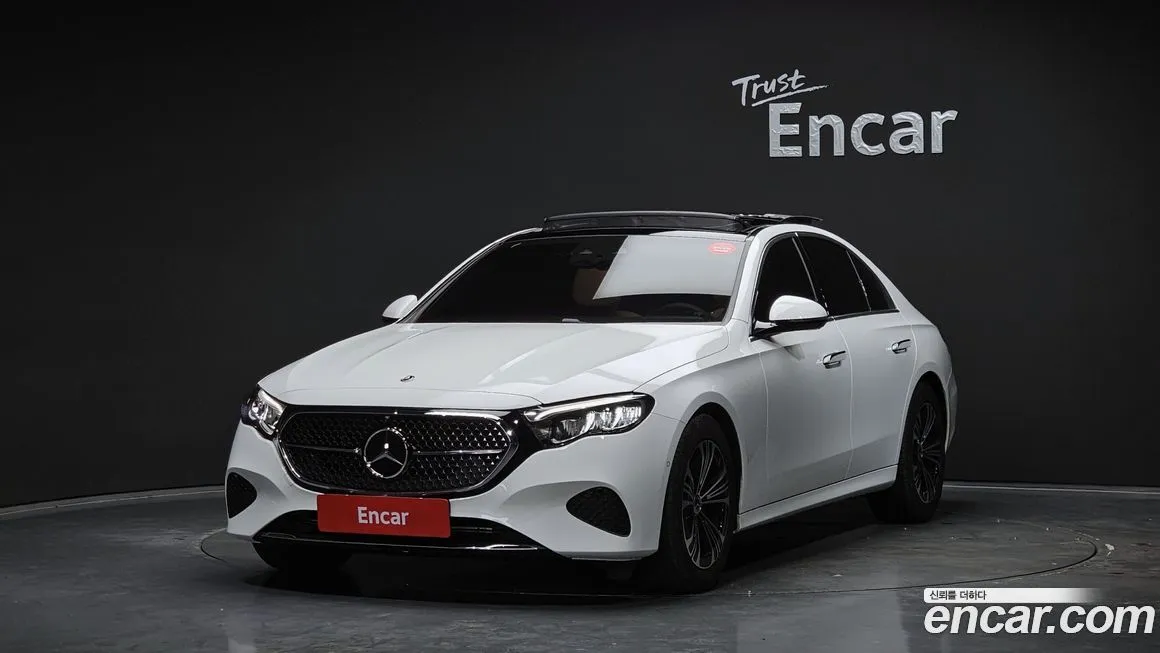 Mercedes-Benz E-Class — фото 1