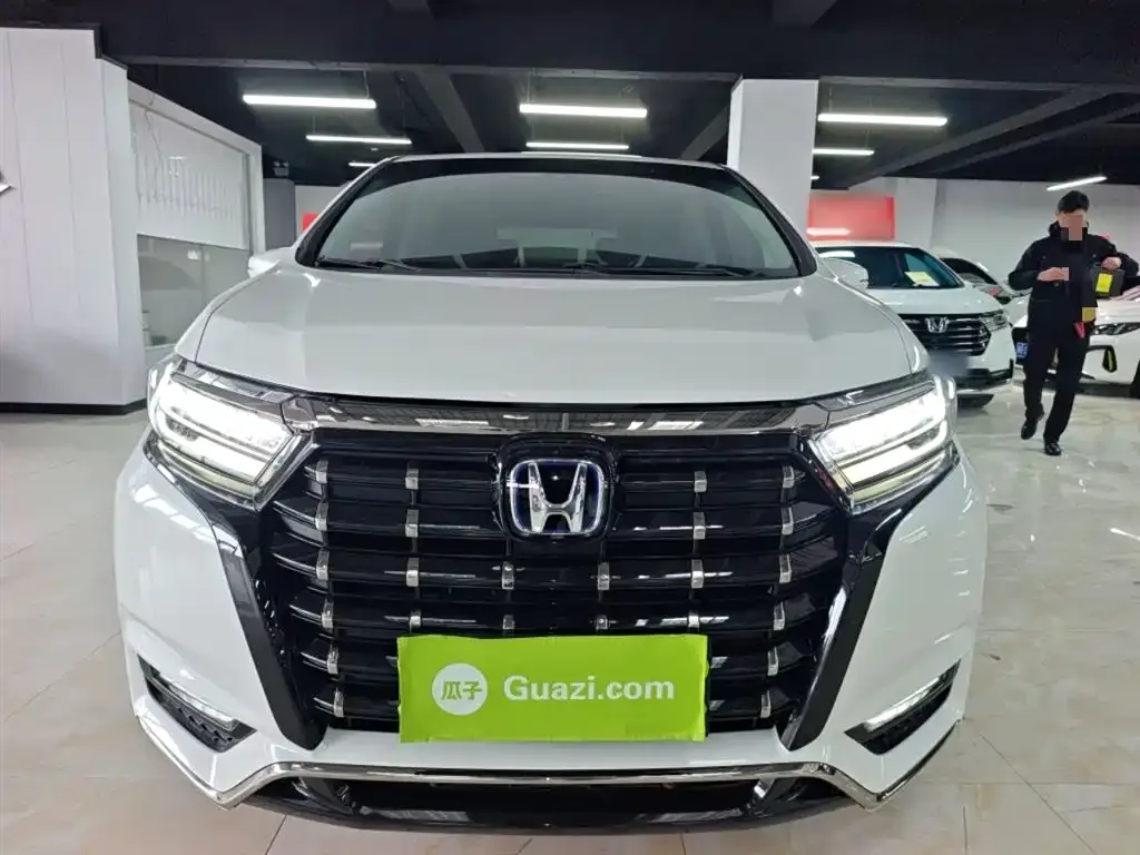 Honda Elysion 2023 из CN, фото 3