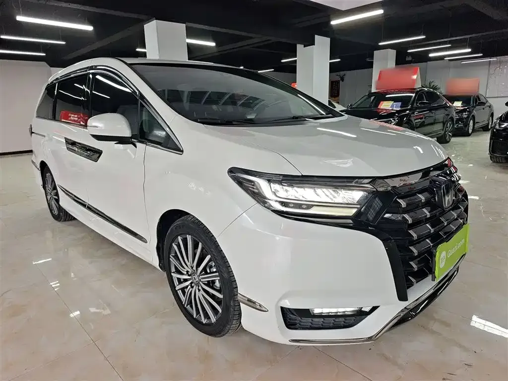 Honda Elysion 2023 из CN, фото 4