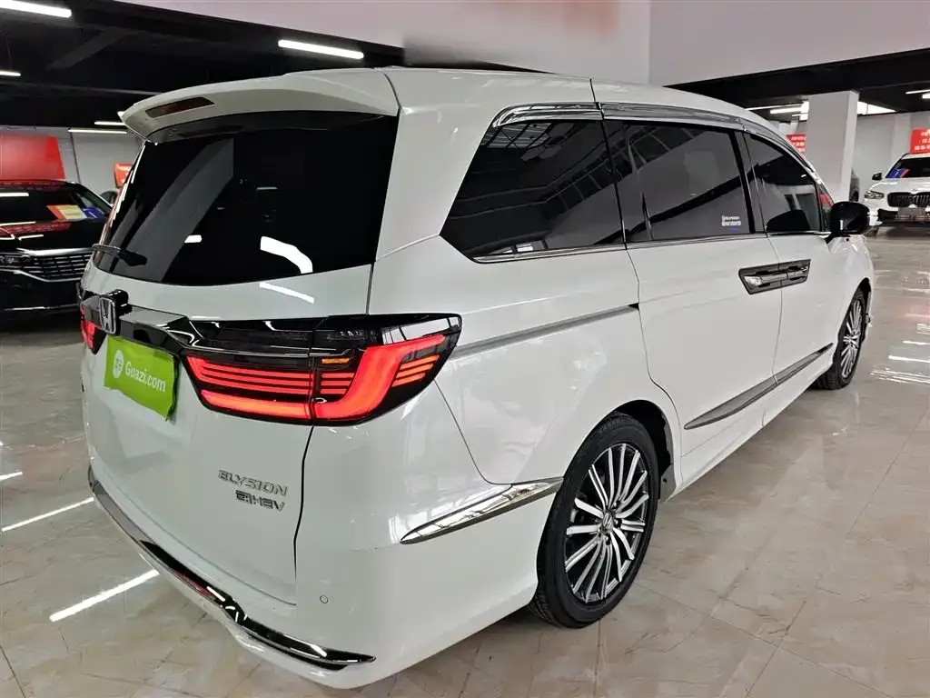Honda Elysion 2023 из CN, фото 7