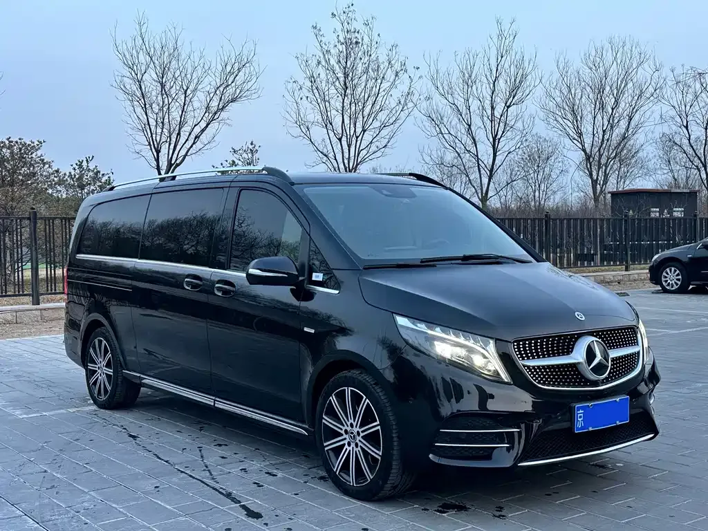 Mercedes-Benz V-Class — фото 10