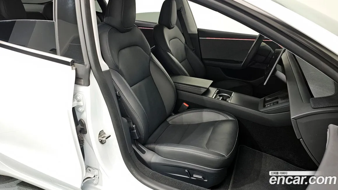 Tesla Model 3 2024 из KR, фото 3