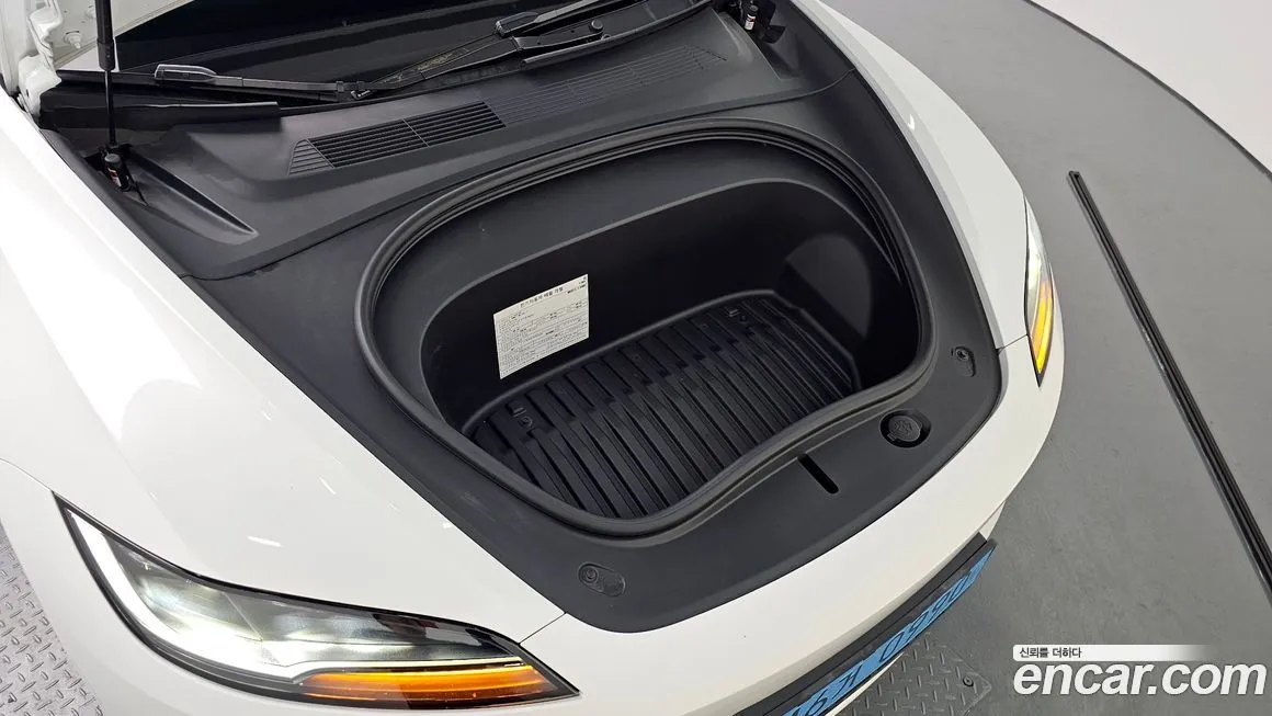 Tesla Model 3 2024 из KR, фото 2