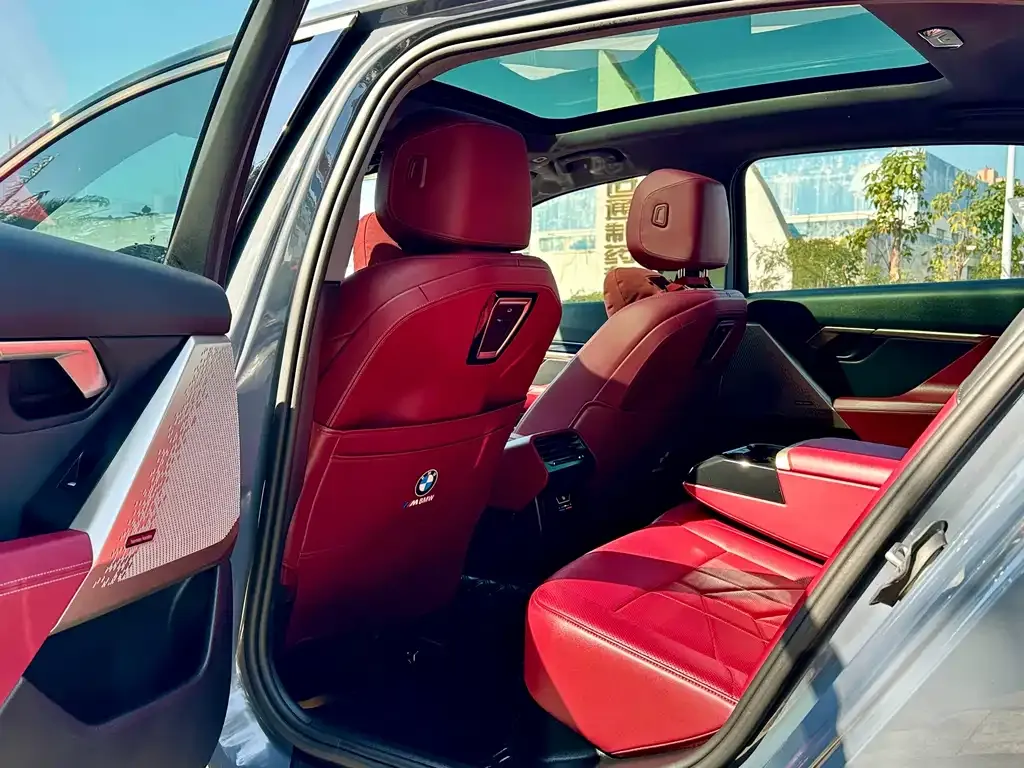 BMW 5 Series 2024 из CN, фото 4