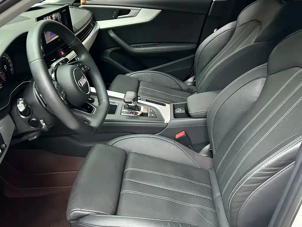Audi A4L 2022 из CN, фото 6