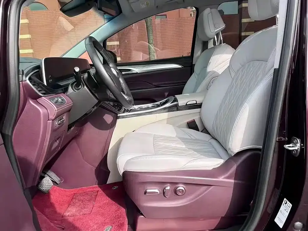 Buick GL8 2021 из CN, фото 2