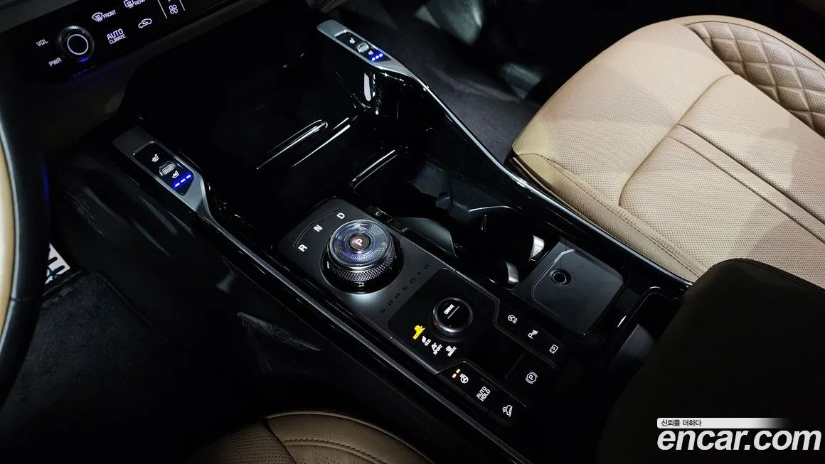 Kia Sorento — фото 7