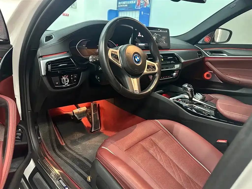 BMW 5 Series New Energy — фото 4