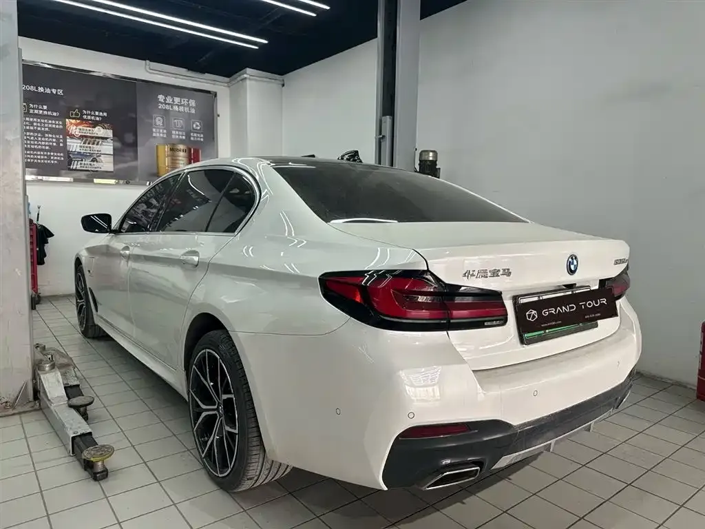 BMW 5 Series New Energy — фото 3