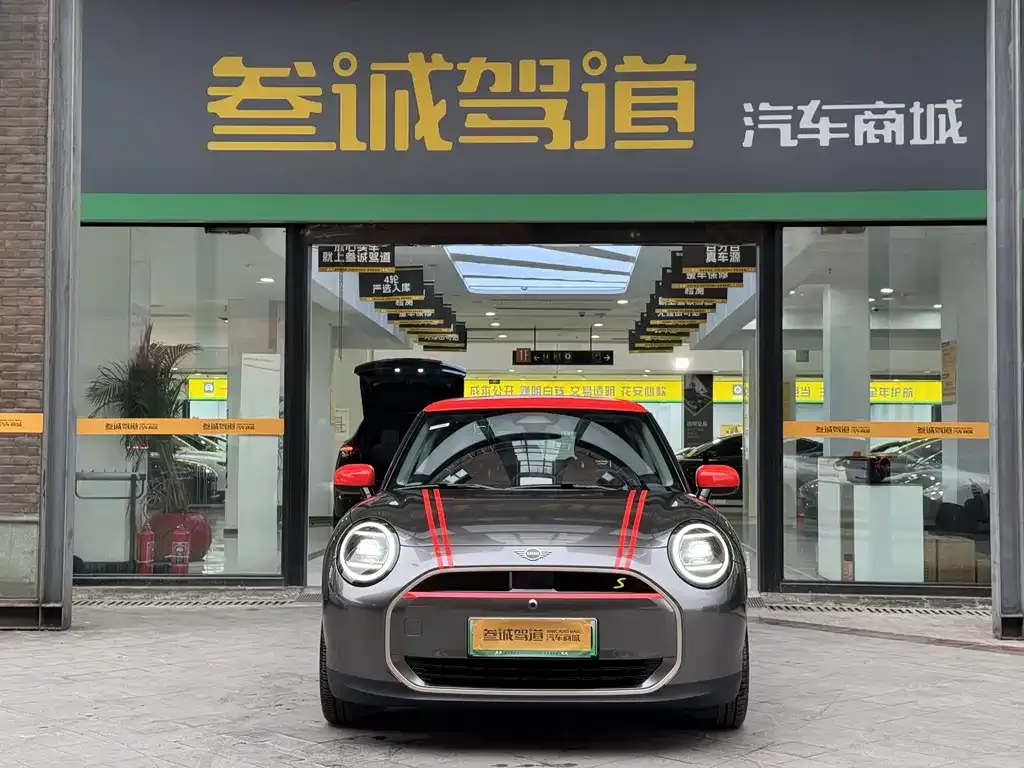 MINI Cooper EV 2024 из CN, фото 8