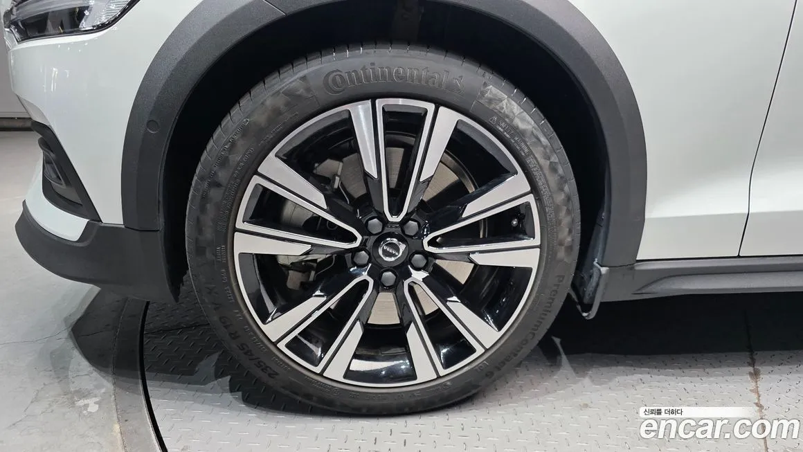 Volvo V60 2024 из KR, фото 9