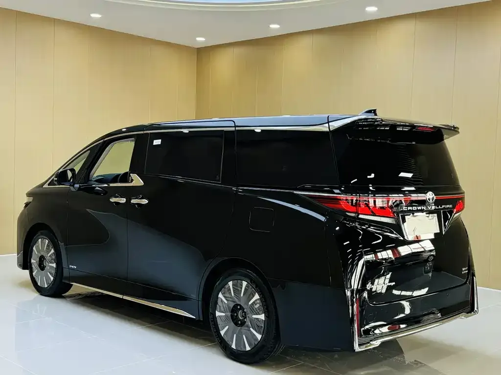 Toyota Vellfire — фото 8