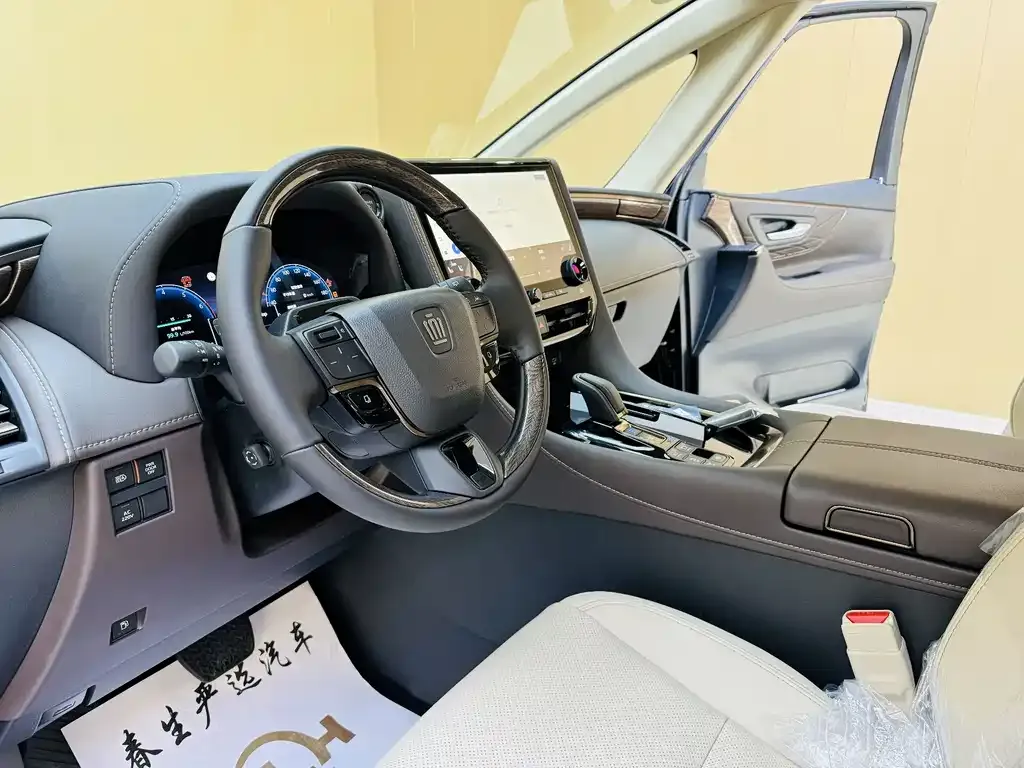 Toyota Vellfire — фото 9