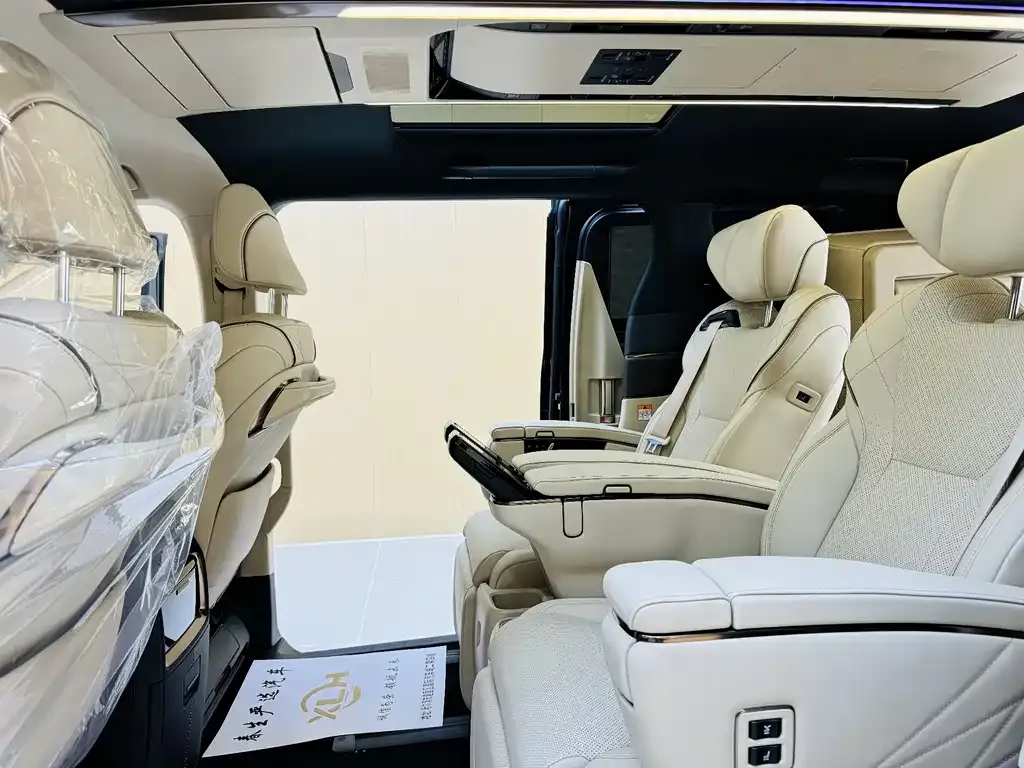 Toyota Vellfire — фото 7