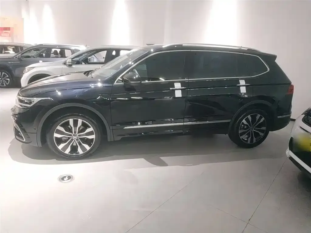 Volkswagen Tiguan L 2024 из CN, фото 5