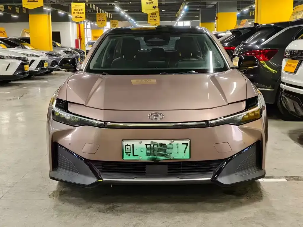 Toyota bZ3 2023 из CN, фото 6