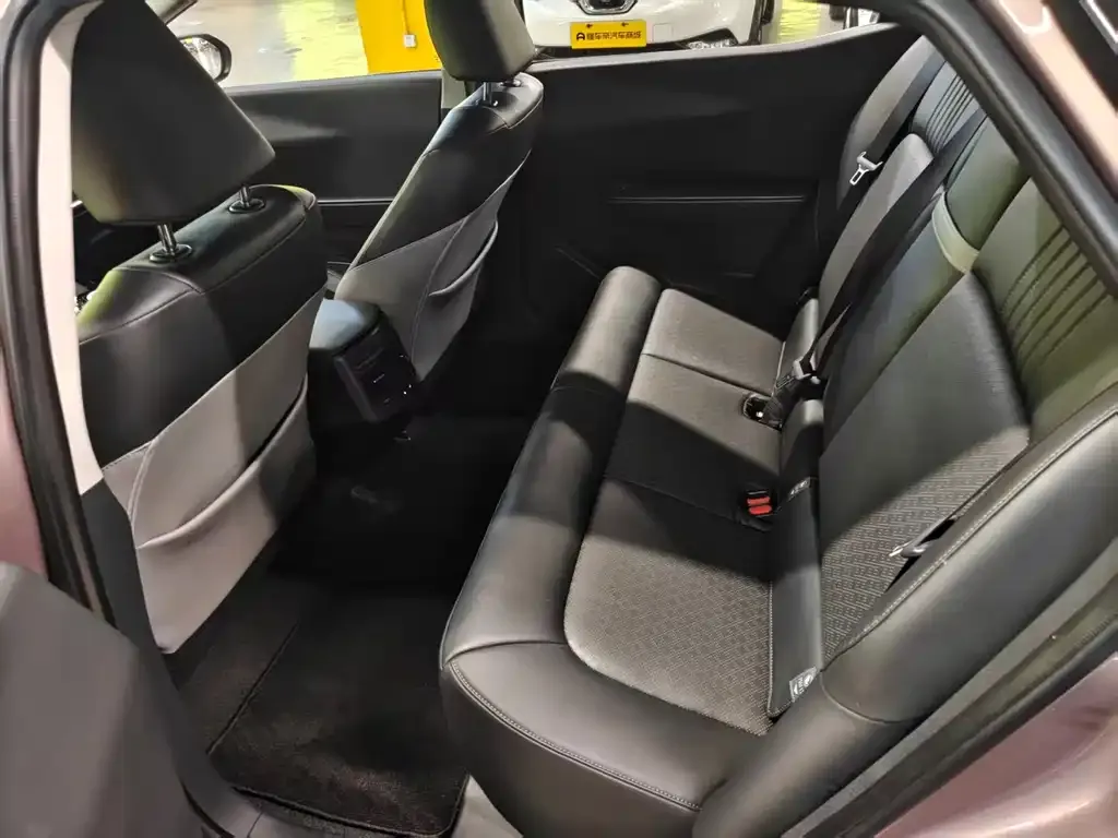 Toyota bZ3 2023 из CN, фото 3