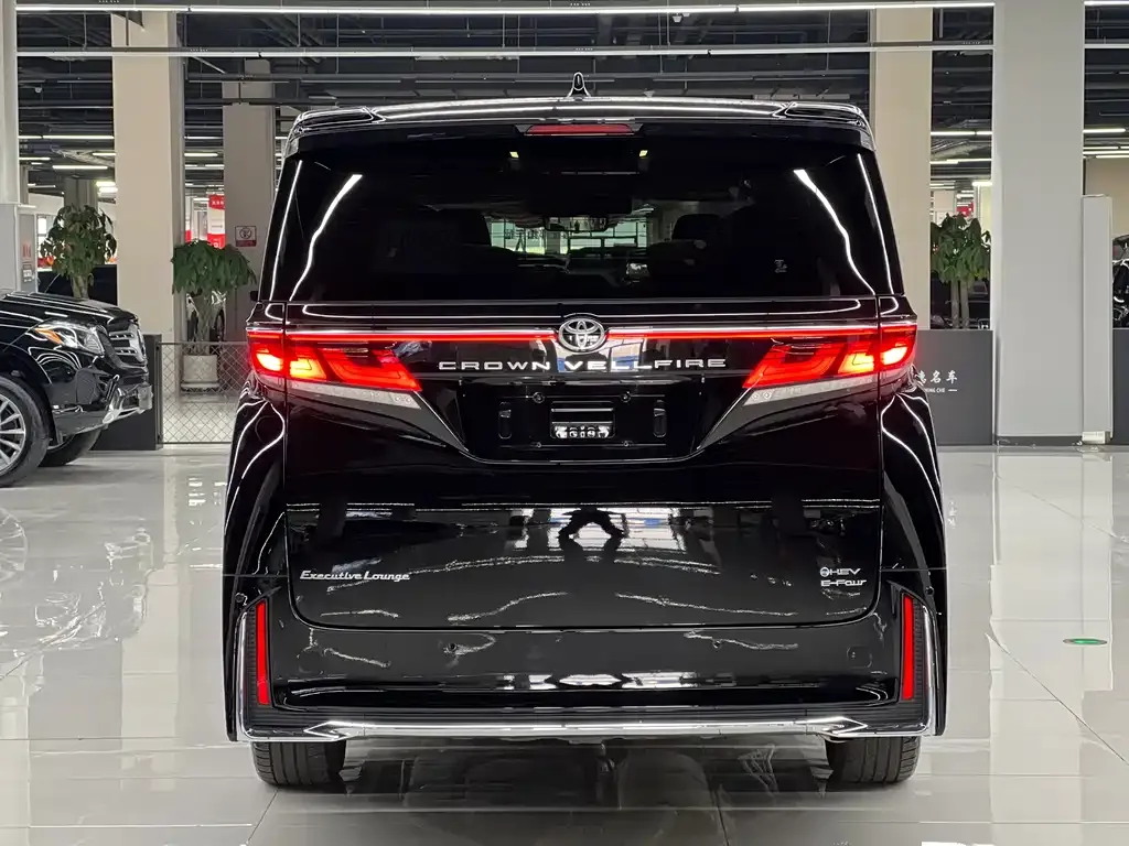 Toyota Vellfire 2025 из CN, фото 5