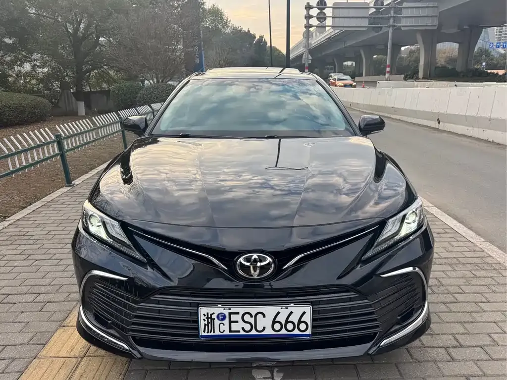 Toyota Camry 2022 из CN, фото 4