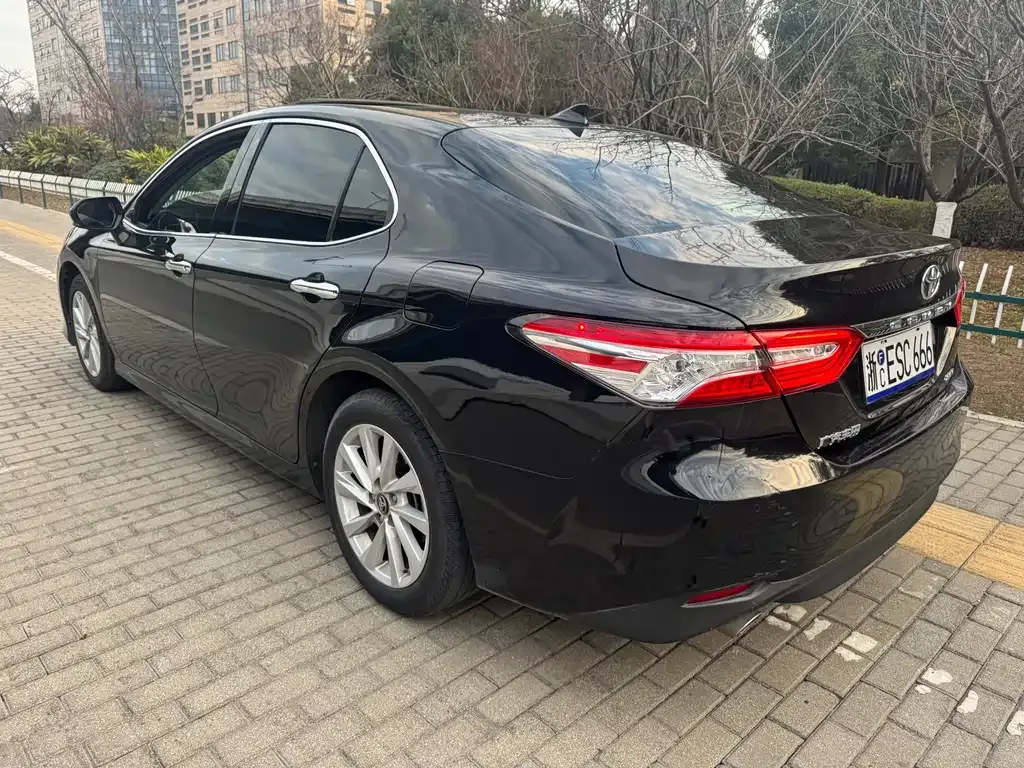 Toyota Camry 2022 из CN, фото 2