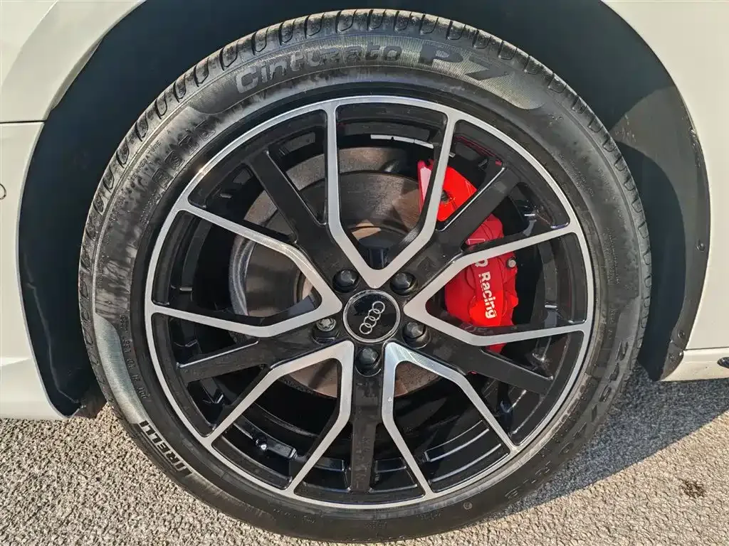 Audi A4L 2021 из CN, фото 10