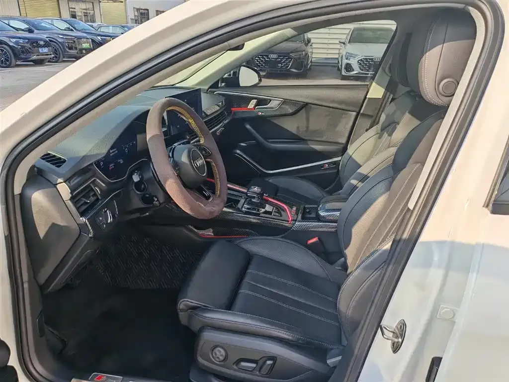 Audi A4L 2021 из CN, фото 6