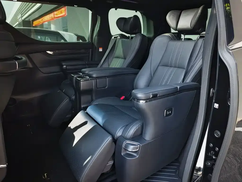 Lexus LM 2023 из CN, фото 6