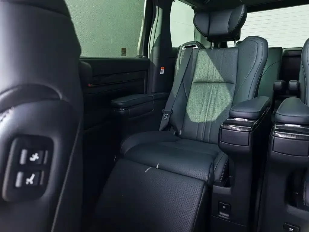 Lexus LM 2023 из CN, фото 5