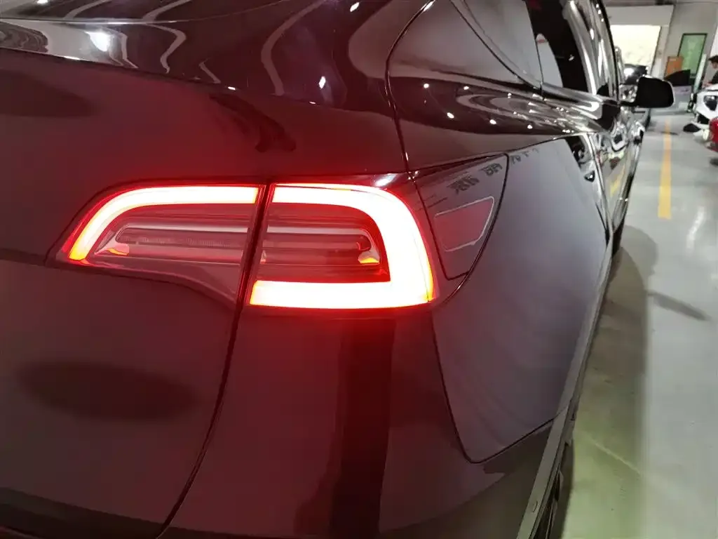 Tesla Model Y 2023 из CN, фото 8
