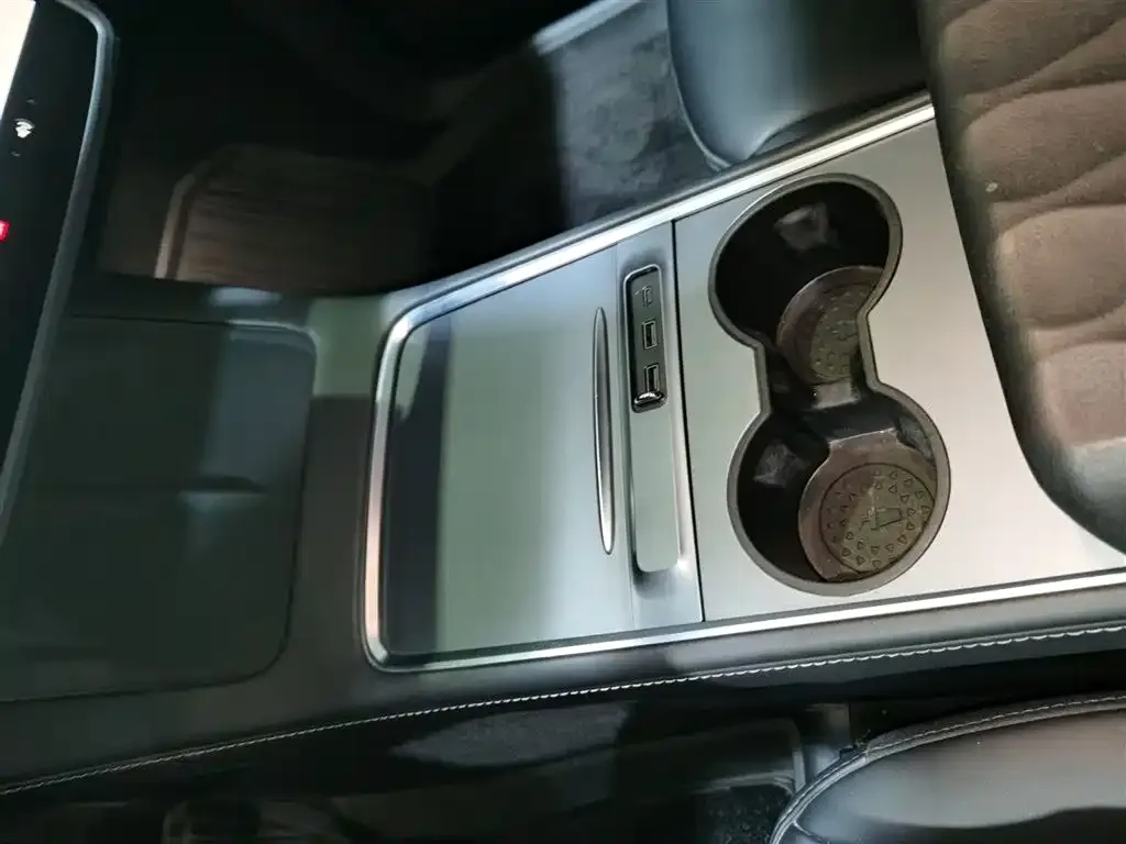Tesla Model Y 2023 из CN, фото 3