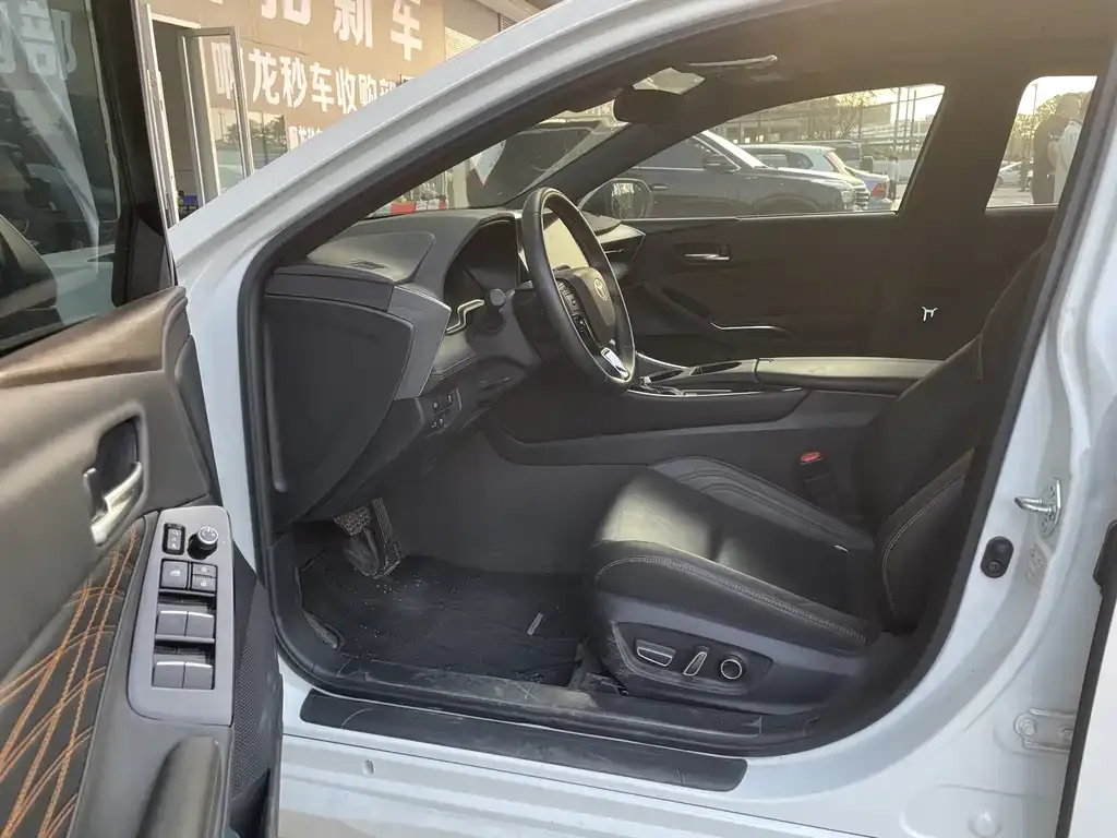 Toyota Avalon 2024 из CN, фото 6
