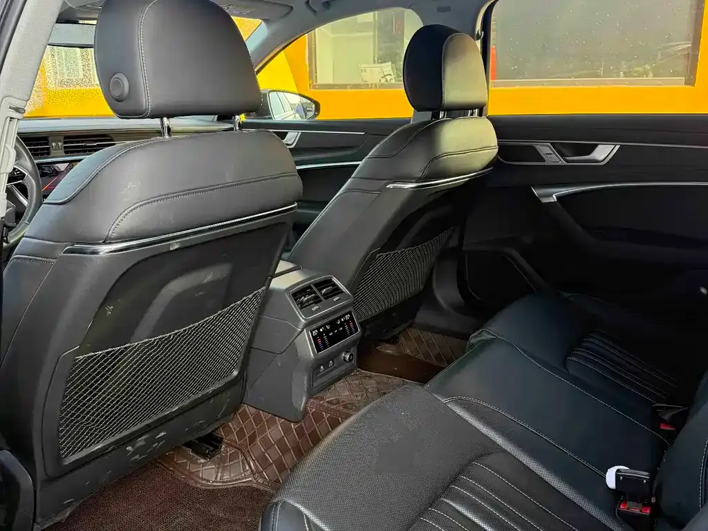 Audi A6L 2024 из CN, фото 2