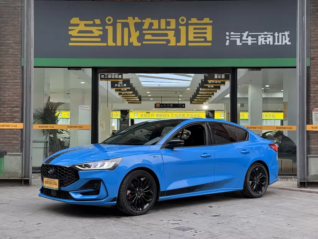 Ford Focus 2023 из CN, фото 1