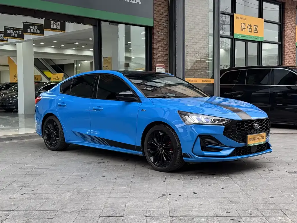 Ford Focus 2023 из CN, фото 9