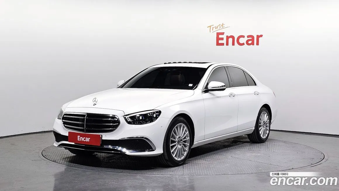 Mercedes-Benz E-Class — фото 1