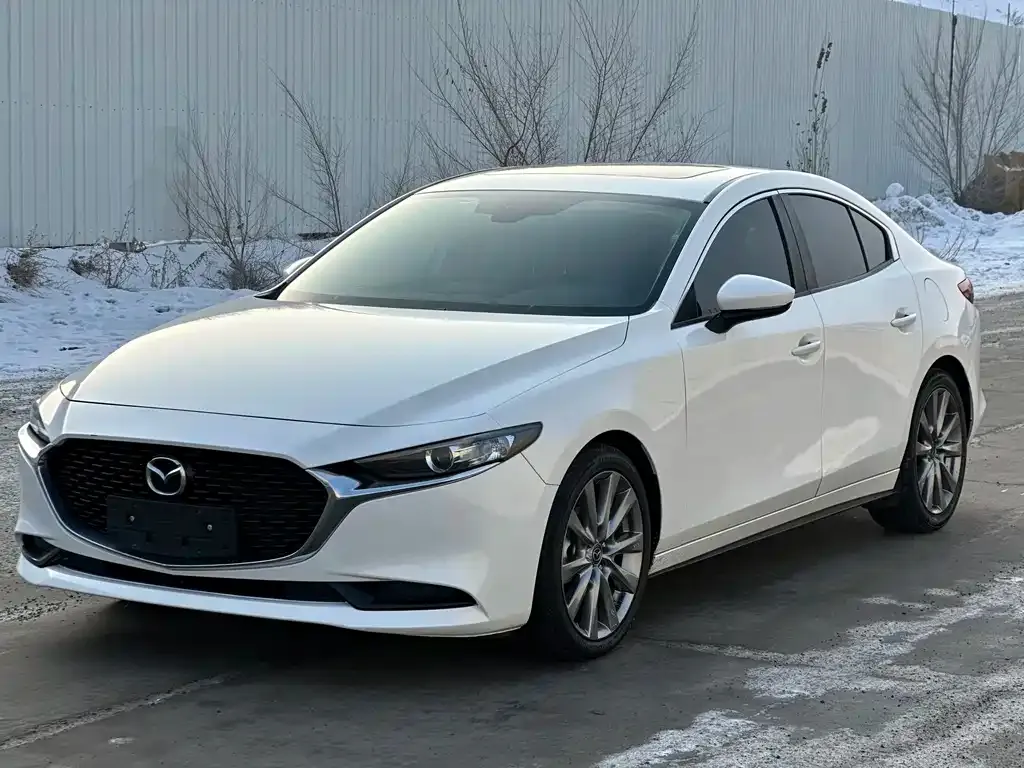 Mazda 3 Axela 2022 из CN, фото 1