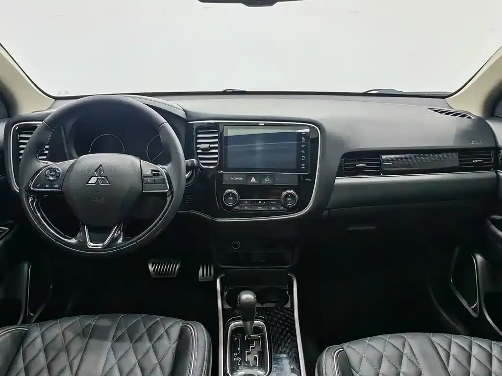 Mitsubishi Outlander 2021 из CN, фото 4