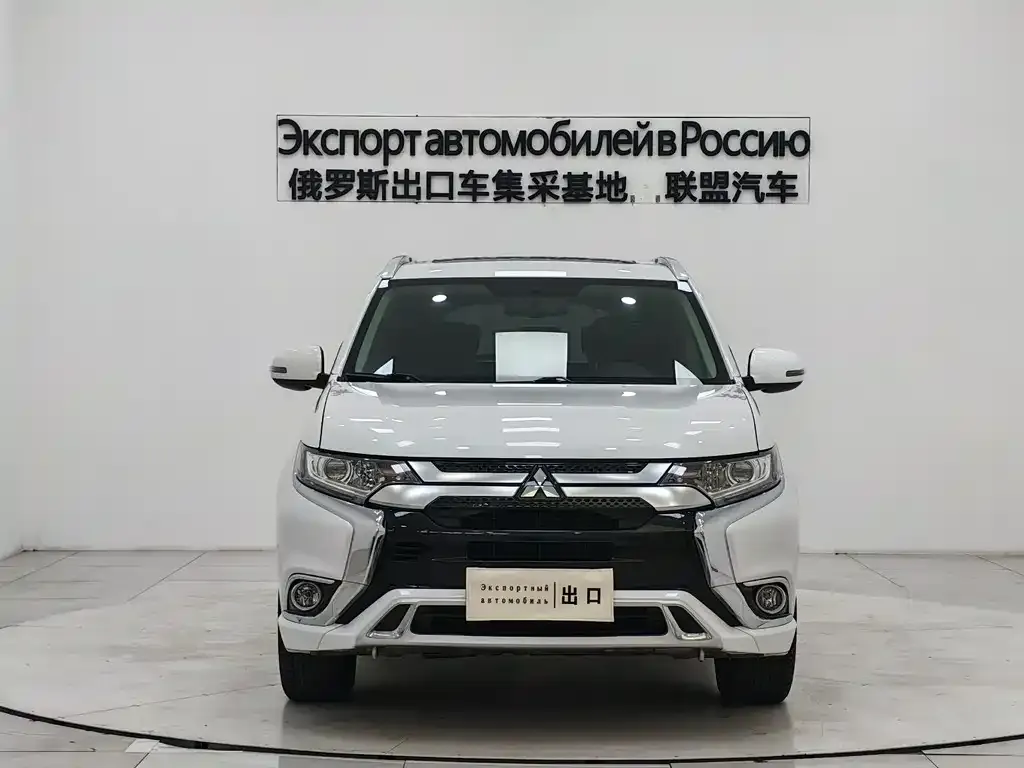 Mitsubishi Outlander 2021 из CN, фото 9