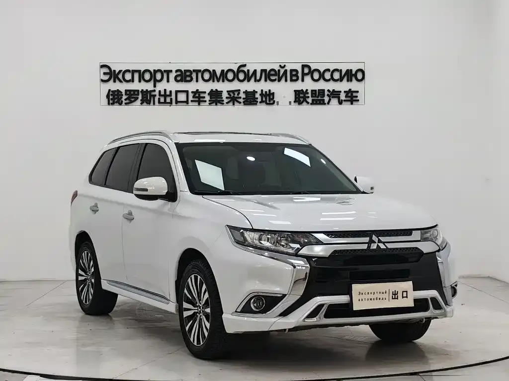 Mitsubishi Outlander 2021 из CN, фото 10