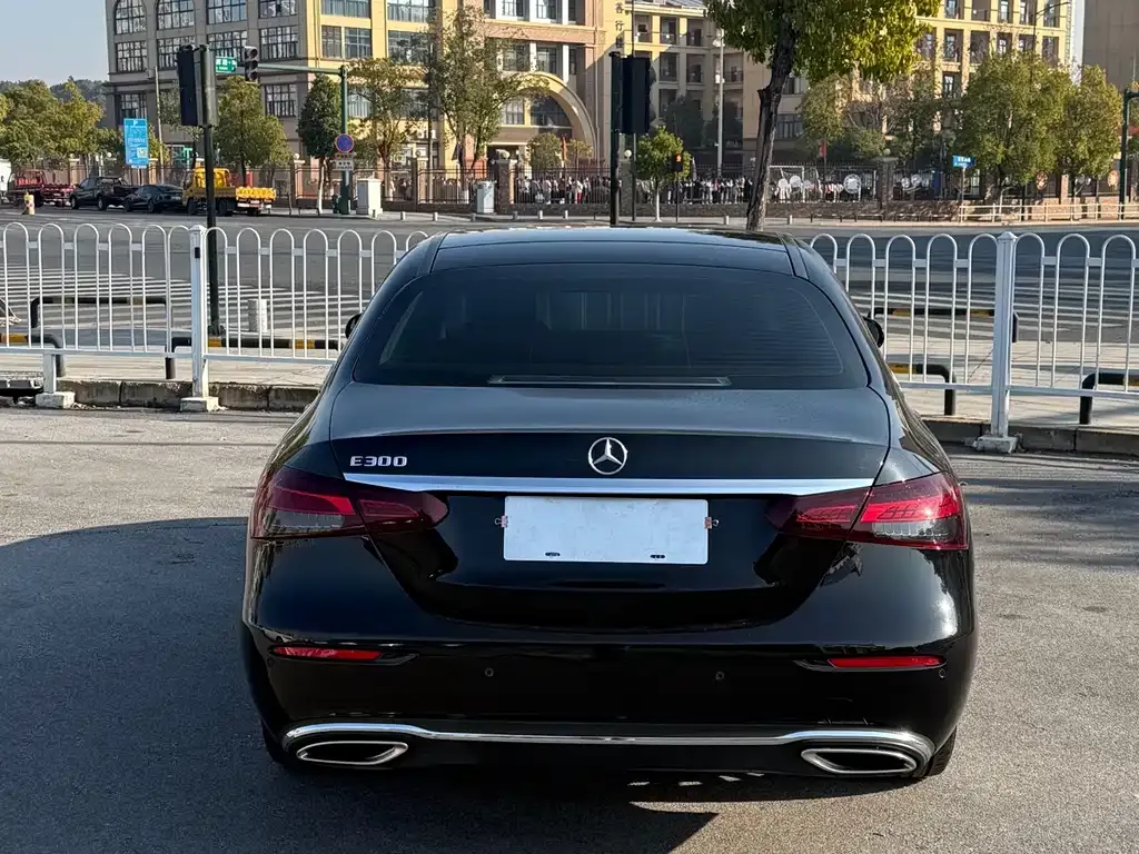 Mercedes-Benz E-Class 2023 из CN, фото 6