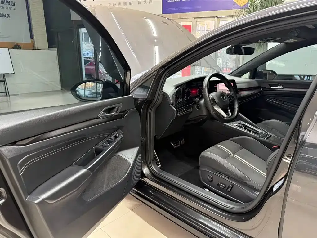 Volkswagen Golf 2022 из CN, фото 9