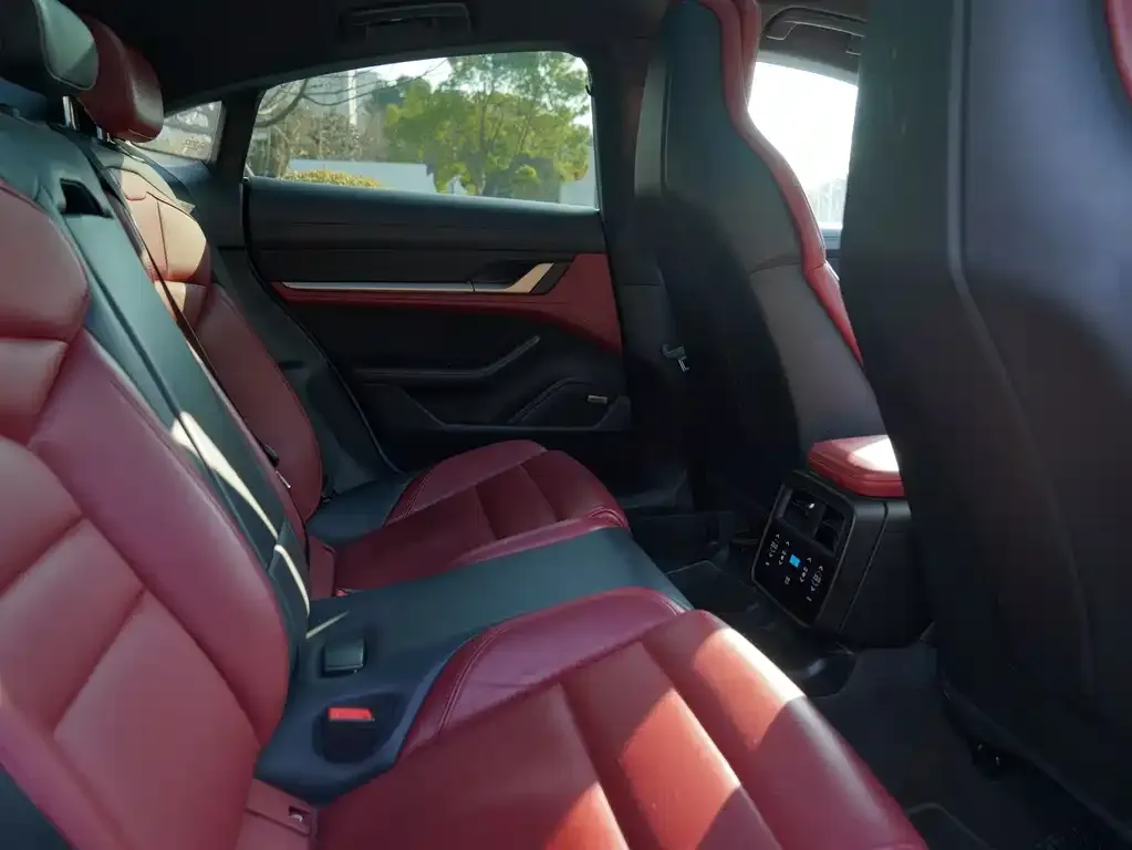 Porsche Taycan 2024 из CN, фото 2
