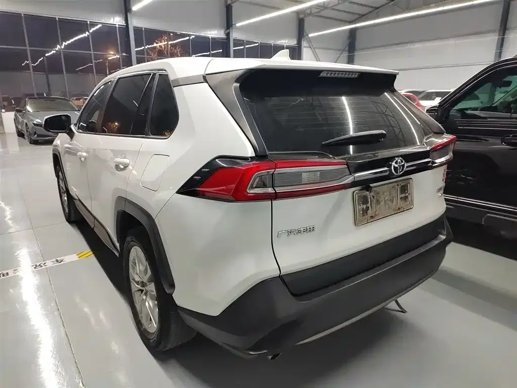 Toyota Wildlander 2022 из CN, фото 10
